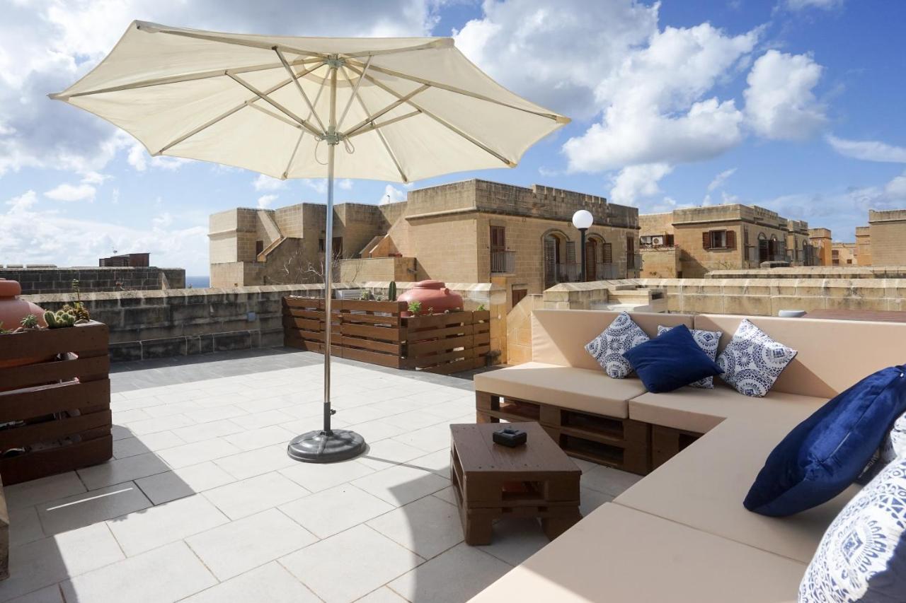 Getawaynpetto Private Duplex Maisonette With Jacuzzi Hot Tub Mgarr Eksteriør billede