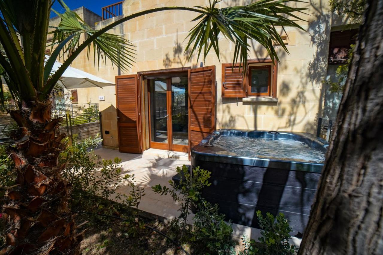 Getawaynpetto Private Duplex Maisonette With Jacuzzi Hot Tub Mgarr Eksteriør billede