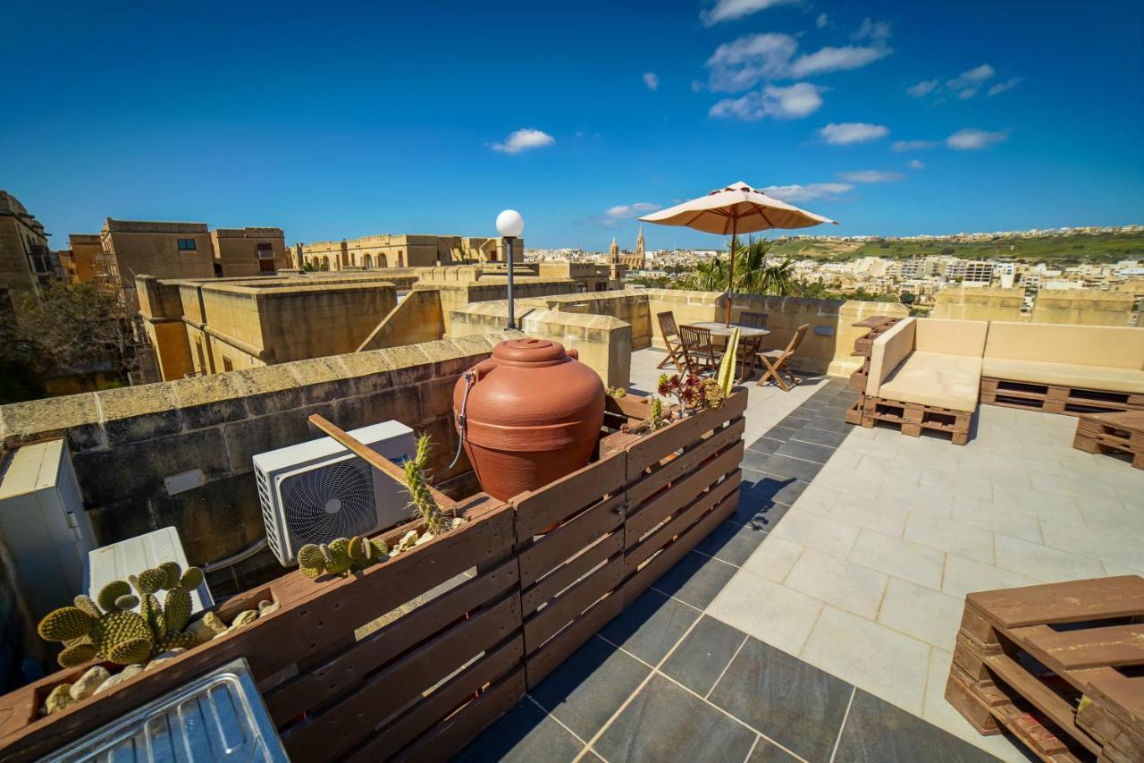 Getawaynpetto Private Duplex Maisonette With Jacuzzi Hot Tub Mgarr Eksteriør billede